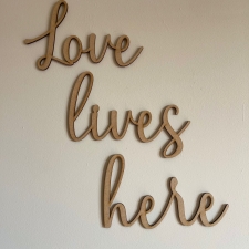 Love lives here (3mm)
