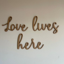 Love lives here (3mm)